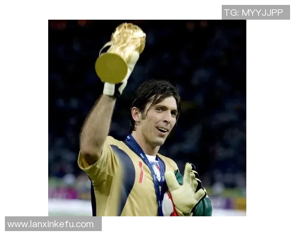 世界身高最高的足球明星揭秘他如何在绿茵场上创造传奇与辉煌